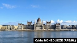 Prema planu rada mađarskog parlamenta (na slici), glasanje bi moglo biti održano u drugoj polovini marta (arhivska fotografija)