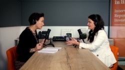 SmartJob | Oana Moraru: Școlile sunt conduse de oameni cu mentalitate de mămăiță, dinozauri și tăntiță