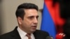 ԱԺ նախագահ Ալեն Սիմոնյանը զրուցում է լրագրողների հետ, արխիվ