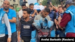 Prema izvještaju koji je 15. februara objavio Komitet za zaštitu novinara (CPJ) u izraelskim napadima na Gazu ubijena su 72 palestinska novinara, a u sukobu su nastradala i tri libanska i dva izraelska novinara.
