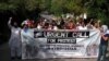 Manifestanții protestează la Islamabad pe 18 mai, cerând siguranță pentru studenții pakistanezi din Kârgâzstan.