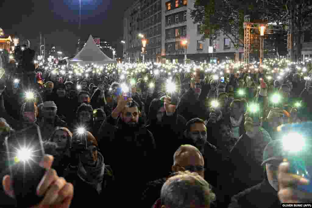 Observatorii internaționali au remarcat faptul că întreaga campanie pentru alegerile locale și regionale a fost „extrem de polarizată”, marcată de propagandă alarmistă și de atacuri „fără precedent” la adresa opoziției.