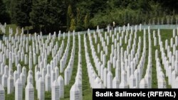 Memorijalni centar u Potočarima gdje su ukopane do sada pronađene žrtve srebreničkog genocida. 