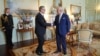 Novi britanski premijer Keir Starmer sa kraljem Charlesom 5. juli 2024. 
