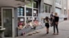 Građani odaju poštu žrtvama masovnog ubistva u OŠ 'Vladislav Ribnikar', Beograd, 11. jun 2023. godine
