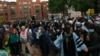Studenti i drugi demonstriraju u krugu Univerziteta George Washington u Washingtonu, SAD, 25. aprila 2024.