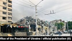 Разрушена сграда в Краматорск, 27 юни