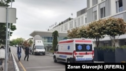 Iz Kliničkog centra Srbije (na slici) kažu da je i četvoro pacijenata povređenih u selima kod Mladenovca dobro, a da ostalo troje ima najteže povrede te da su pod stalnim nadzorom lekara
