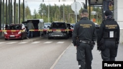 Autoturisme din Rusia, așteptând să intre în Finlanda, prin punctul de graniță Vaalimaa, Finlanda, septembrie 2022