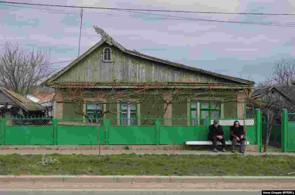 Astăzi, multe dintre ornamente s-au deteriorat ori au dispărut complet. Prohin spune că tradiția a început să dispară prin anii 1970 și 1980. 