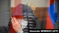 Jurnalista RFE/RL Alsu Kurmasheva în cursul audierilor din tribunalul de la Kazan, care a decis să-i prelungească detenția preventivă până la 5 decembrie. Kazan, Rusia, 20 octombrie 2023.