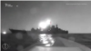 O dronă navală se apropie de nava de asalt amfibie rusească „Olenegorski Gorneak” în apropiere de portul Novorossisk, 4 august 2023