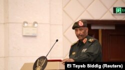 Arhivska fotografija: vrhovni general Sudana Abdel Fatah (Fattah) Burhan tokom ceremonije potpisivanja okvirnog sporazuma vojnih lidera i civilnih vlasti u Kartumu, 5. decembra 2022. 