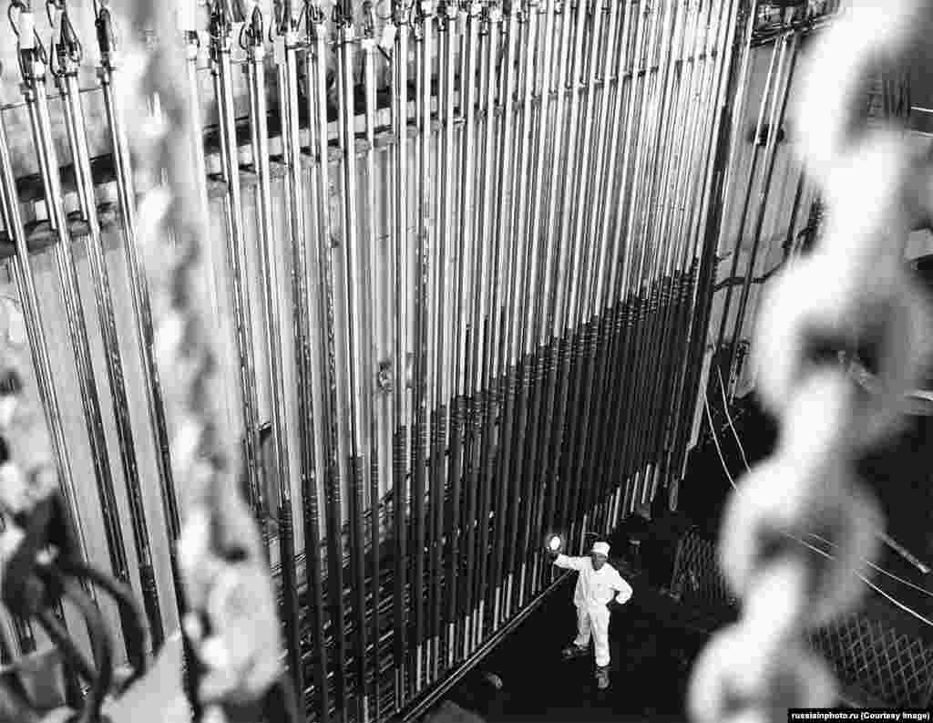 Anii 1970 - porține neidentificată din Centrala Obninsk. Centrala Nucleară a rămas în funcțiune, fără să fi suferit vreun incident major, până în 2022, când a fost desființată. Succesul acesti uzine mici a stat la baza proiectării reactoarelor RMBK, care ar fi baza mai multor centrale nucleare sovietice, inclusiv o instalație de lângă Kiev, în Ucraina sovietică, cunoscută sub numele de Centrala Nucleară de la Cernobîl.