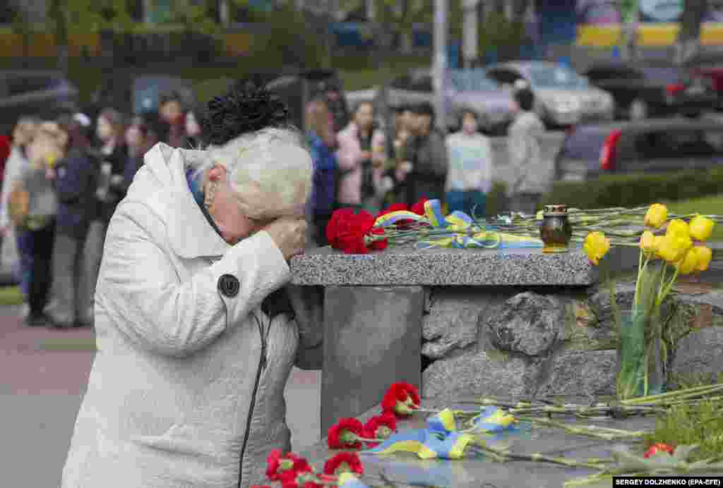 Više obreda i bdijenja bilo je održano tokom dana i večeri 26. aprila.