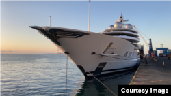 Statele Unite au sechestrat Amadea, un iaht de lux în valoare de 325 de milioane de dolari, pentru că ar fi proprietatea unui miliardar rus de pe lista de sancțiuni a SUA.