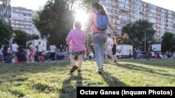 Ratele cele mai scăzute de recenzare sunt în orașele mari din țară. În București, sub 55% din populație era recenzată până în 15 iulie. În Timișoara, până miercuri, doar 176.000 de locuitori erau recenzați, în condițiile în care aproximativ 320.000 de oameni au domiciliul aici. 
