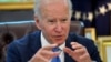 Biden je rekao da veruje da je pandemija imala "dubok" uticaj na psihu Amerikanaca. "To je promenilo sve... stavove ljudi o sebi, svojim porodicama, o stanju nacije, o stanju njihovih zajednica", rekao je on. "Bilo je to veoma teško vreme. Veoma teško".