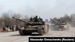 Ucraina are nevoie de armament greu pentru a respinge invazia armatei rusești. România își schimbă legislația pentru a putea trimite arme Ucrainei. 