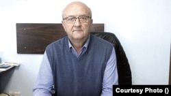Directorul General al Comcereal Vrancea spune că deja a renunțat la cultura de rapițăîn favoarea celei de grâu pentru că se uscase în câmp, iar perspectiva este identică pentru grâu.