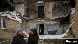 Frigul extrem a lăsat peste 1.000 de localități din Ucraina fără energie electrică. Termocentralele nu și-au revenit după atacurile masive rusești de iarna trecută, iar centralele solare nu au putut funcționa la capacitate maximă din cauza norilor denși și a vremii nefavorabile.