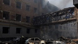 Mașini și clădiri distruse în Harkov, al doilea oraș din Ucraina, după bombardamentul din 16 aprilie