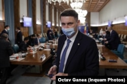 Mircea Abrudean, pe vremea când era secretar general adjunct al Guvernului Ciucă și nu părea să aibă probleme cu certificatul ORNISS.
