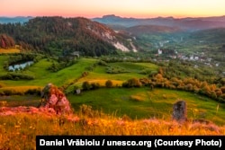 Roşia Montană este localizată în judeţul Alba, în munţii Apuseni.