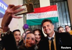 Marki-Zay, tată a șapte copii, a fost votat în special de tineri