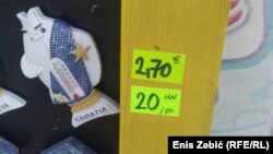 Neki trgovci su već mjesec i dulje imali dvostruko iskazane cijene, a neki tek od ponedjeljka 5. rujna ujutro, otkada je to i zakonska obaveza, pa za neiskazivanje dvostruke cijene slijedi zakonska sankcija