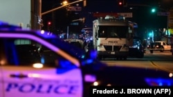Policija u blizini mesta pucnjave u Monterej parku u južnoj Kaliforniji u SAD-u, 22. januara 2023.