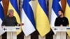 Președintele ucrainean Volodimir Zelenski (dreapta) și președintele finlandez Sauli Niinisto participă la o conferință de presă comună la Kiev, în ianuarie 2023.