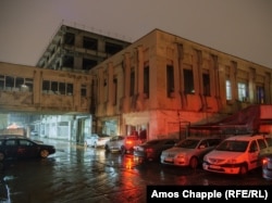 Un circ al foamei neterminat lângă Piața Unirii din București