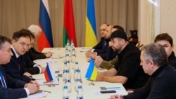 Украинадагы экинчи айга аяк баскан согушту токтотууну көздөгөн сүйлөшүүлөр бир нече аптадан бери өтүп жатканы менен андан толук жыйынтык чыга элек.