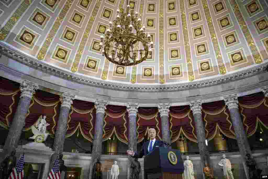 Joe Biden a Capitoliumban tartott beszédet a január 6-i támadás első évfordulóján. A zavargásokért&nbsp;Donald Trump volt amerikai elnököt hibáztatta