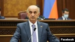 Vigen Khachatrian, član vladajuće frakcije Građanskog ugovora, negirao je spekulacije o rastućem razdoru između Jerevana i Moskve.