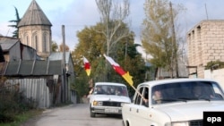 Складывается ощущение, что в республике решили реанимировать подзабытую практику , когда любое проявление недовольства в адрес властей квалифицировалось как заговор "грузинских фашистов"