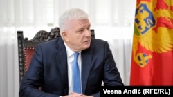 Ako se desilo puko prepisivanje sljede konsekvence: Duško Marković