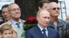 Путин и братья Михалковы на открытии памятника Сергею Михалкову в Москве