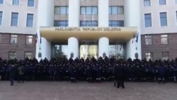 Demonstraţii la Parlament. 21 ianuarie