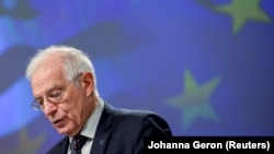  „Vom continua să sprijinim Ucraina să se apere de războiul de agresiune al Rusiei cu orice este nevoie și atât timp cât avem nevoie”, a declarat șeful UE pentru politică externă, Josep Borrell.
