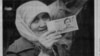 Фото, опубликованное в газете "Егемен Қазақстан" 16 ноября 1993 года.