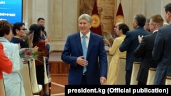 Алмазбек Атамбаев.