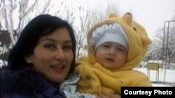 Супруга и ребенок джизакского фермера Арамаиса Авакяна. 