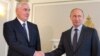 В случае с Тибиловым Путин столкнулся с зеркальным отражением своей собственной кадровой политики. Просто разница в том, что ему отчитываться не перед кем, а Тибилов вынужден отчитываться перед Путиным