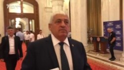 VIDEO Dan Ciocan, deputat PSD de Caracal, fuge de întrebări prin Parlament