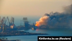 Incendiu în portul Berdiansk pe 24 martie 2022. Statul Major General al Forțelor Armate ucrainene a declarat că nava de debarcare rusă Saratov a fost distrusă și alte două nave au fost avariate: Cezar Kunikov și Novocerkassk.