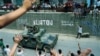 Trupat e NATO-së duke hyrë në Gjilan. Qershor, 1999.