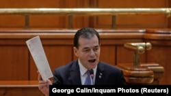 Premierul român Ludovic Orban în Parlamentul de la București, 5 februarie 2020. 