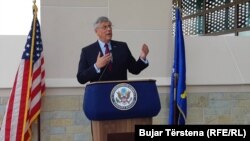 Ambasadori amerikan në Prishtinë, Philip Kosnett